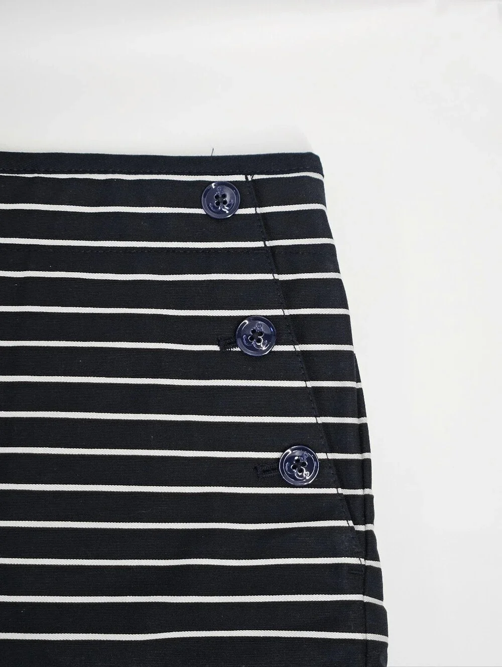 Tommy Hilfiger Size 12 Shorts Navy Striped Sailor 100% Cotton Nautical Retro